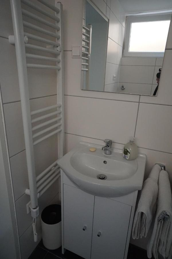 Neue Und Zentral Gelegene Wohnung In Stuttgart Buitenkant foto